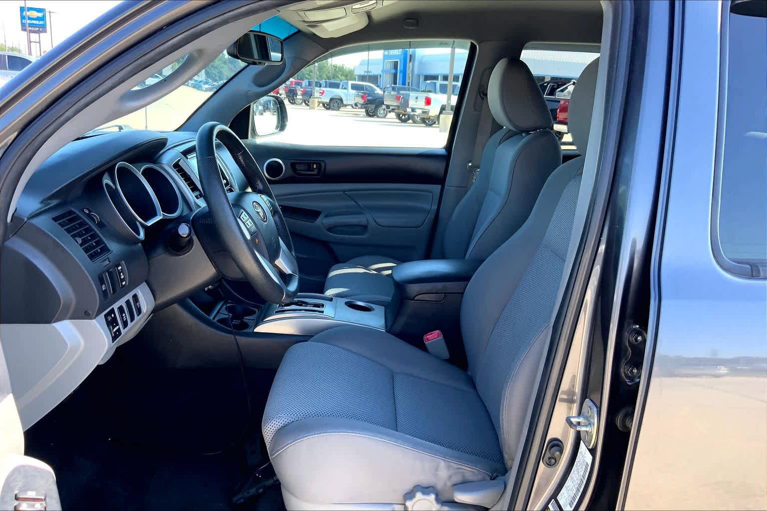 Used 2013 Toyota Tacoma 4x4 Double Cab w/ TRD Sport Pkg image 8