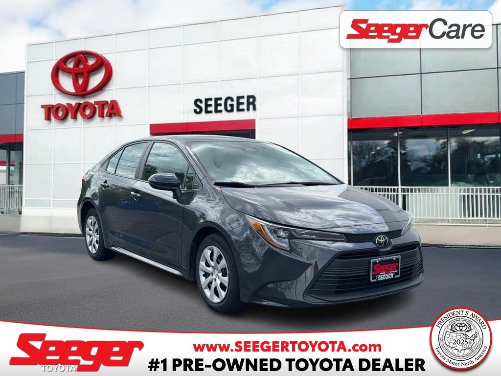 Used 2024 Toyota Corolla LE FWD image 1