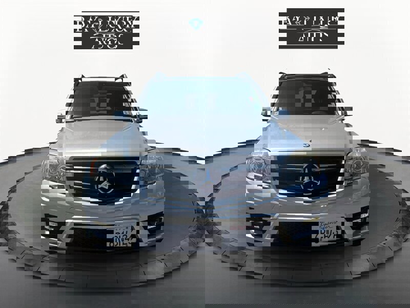 Used 2011 Mercedes-Benz GLK 350 4MATIC image 3