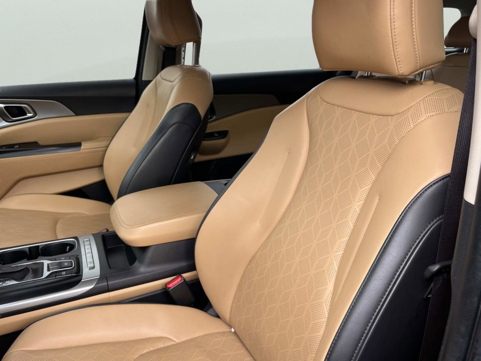 Certified 2024 Kia Carnival LX image 30