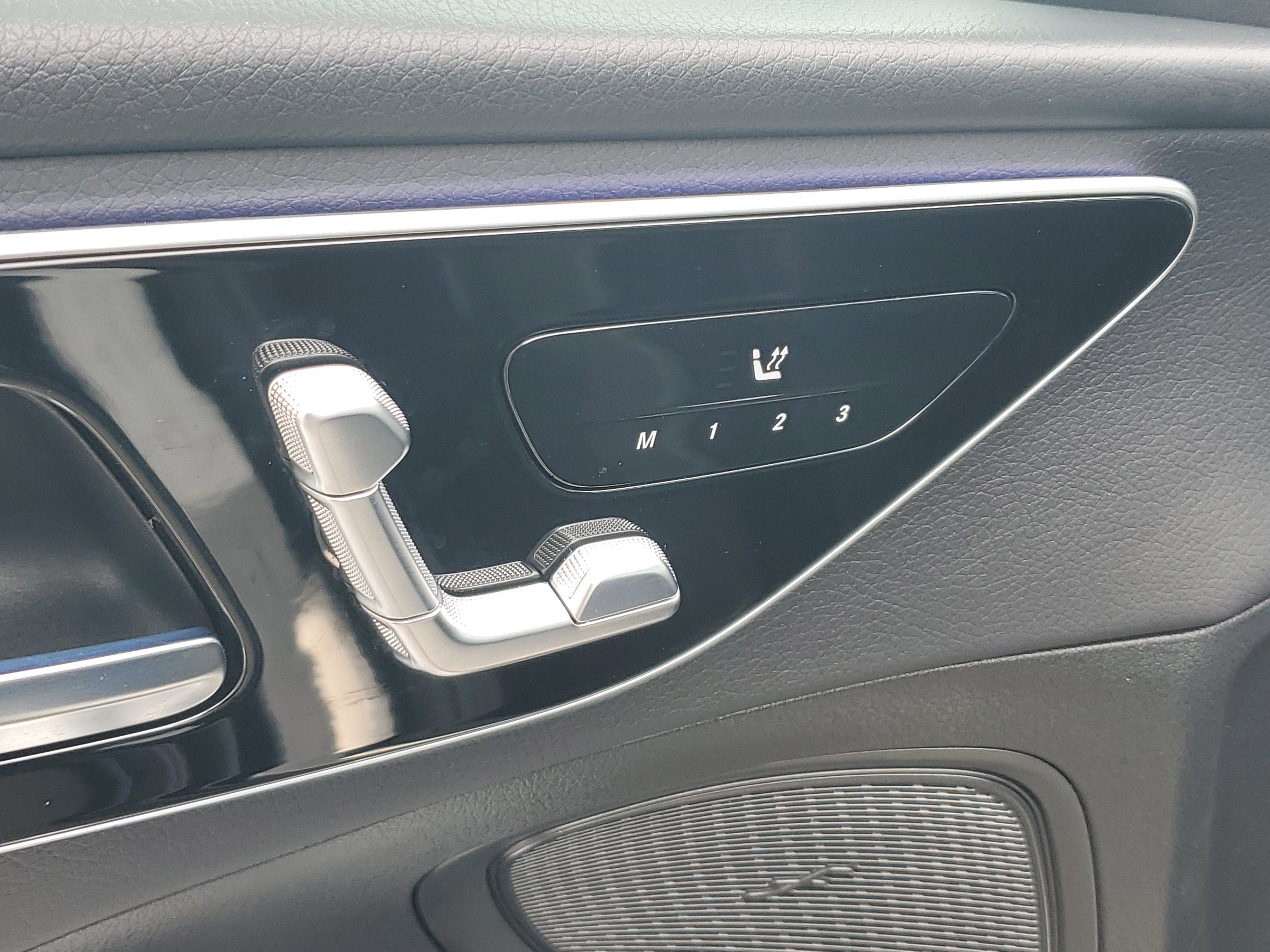 Used 2025 Mercedes-Benz C 300 Sedan image 29