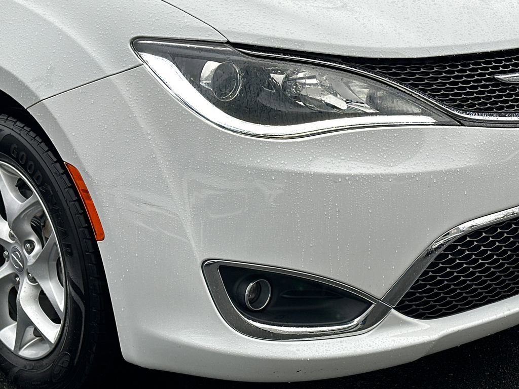 Used 2019 Chrysler Pacifica Limited image 12