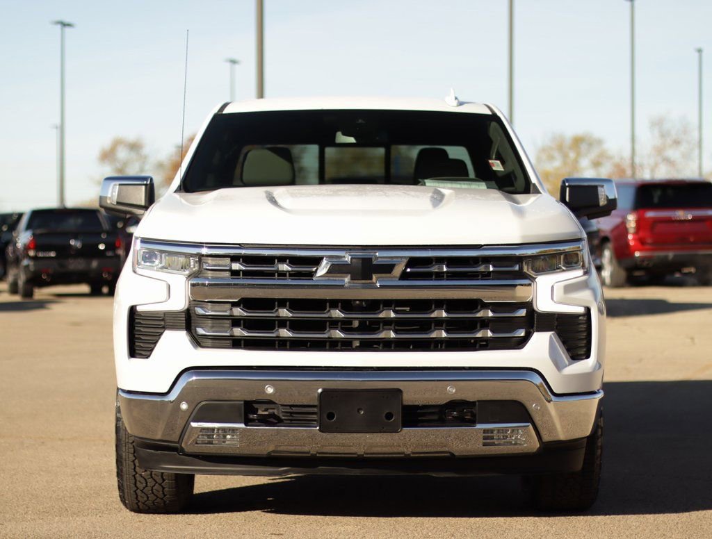 Used 2022 Chevrolet Silverado 1500 LTZ image 2