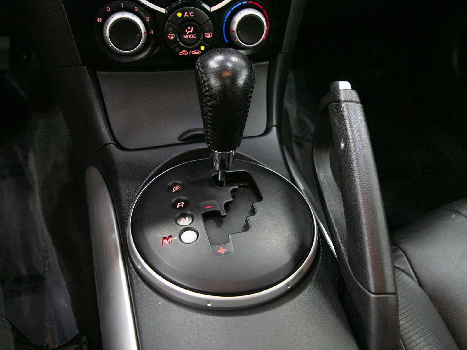 Used 2004 MAZDA RX-8 w/ AT Grand Touring Pkg RWD image 19
