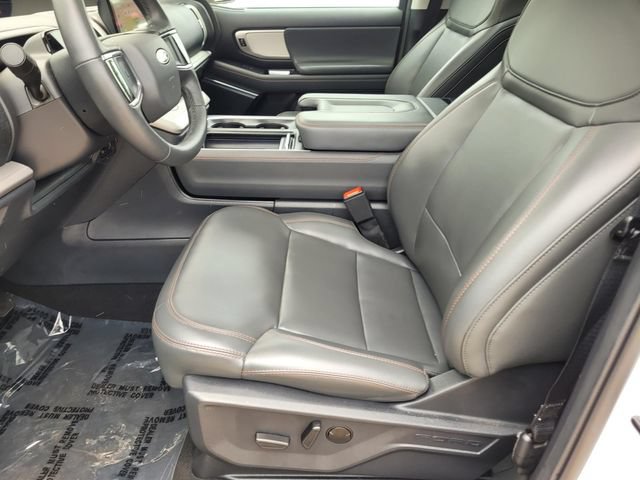 Used 2025 Ford Expedition Active RWD image 15