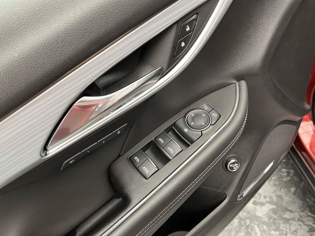 Certified 2024 Buick Envision Avenir AWD/4WD image 10