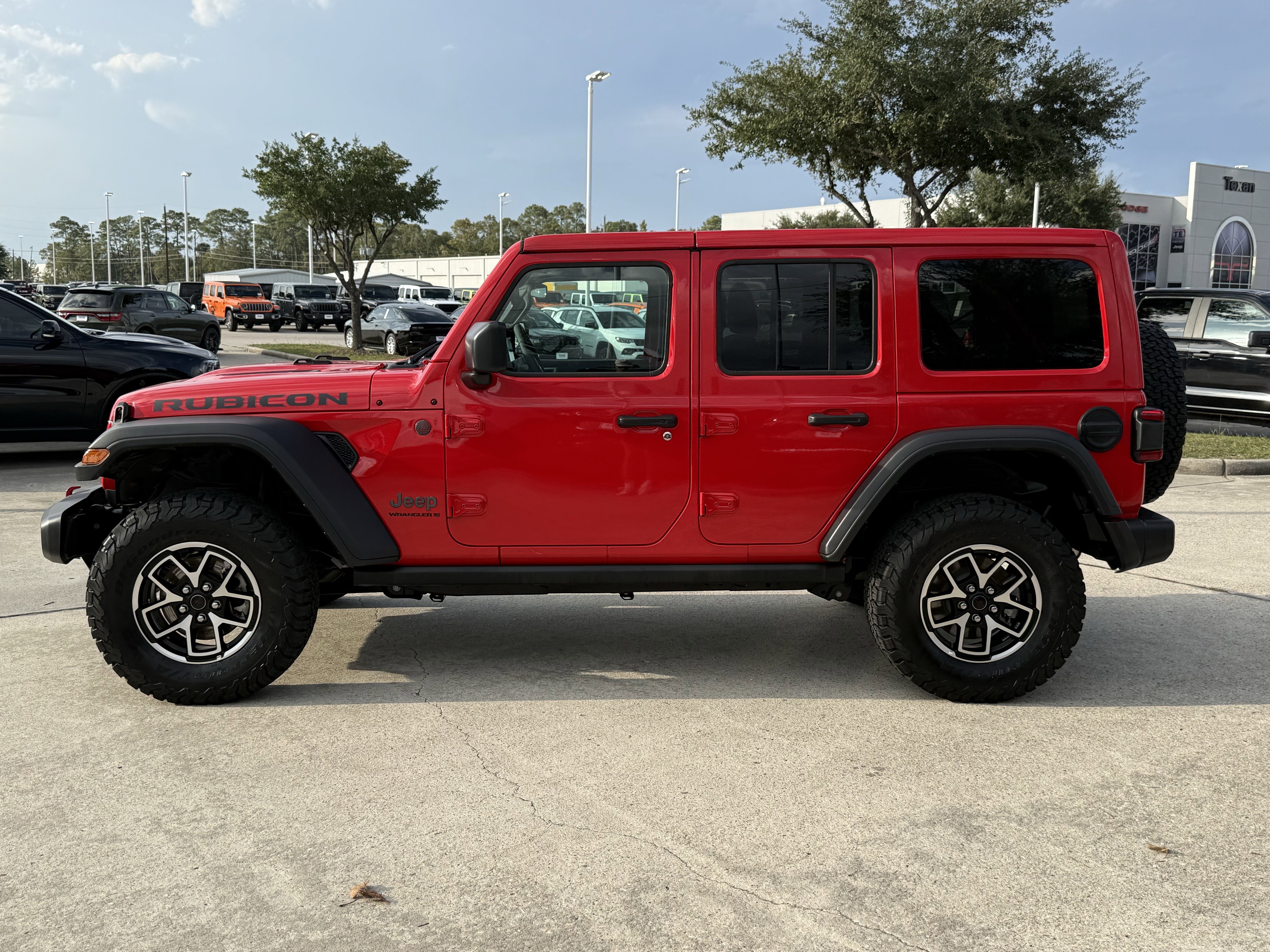 Used 2025 Jeep Wrangler Unlimited Rubicon image 8