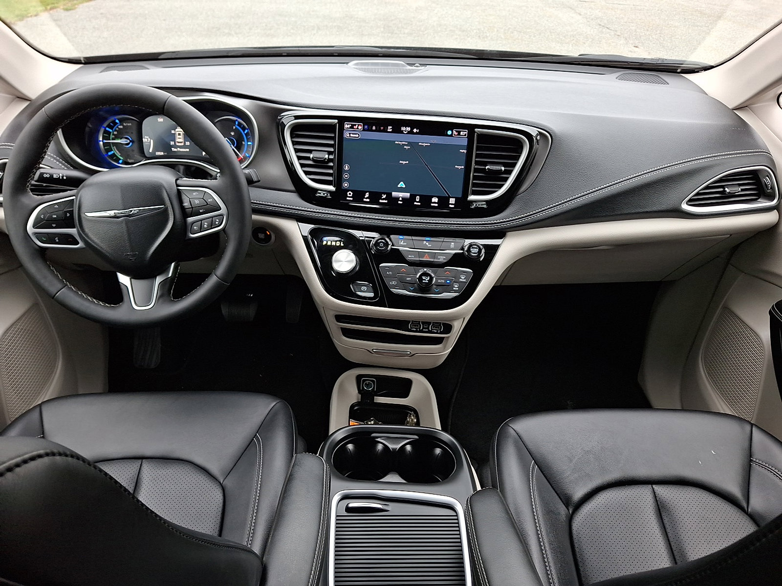 Used 2024 Chrysler Pacifica Select image 15