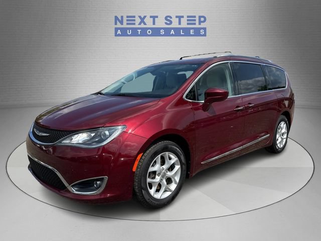 Used 2017 Chrysler Pacifica Touring-L Plus FWD image 3