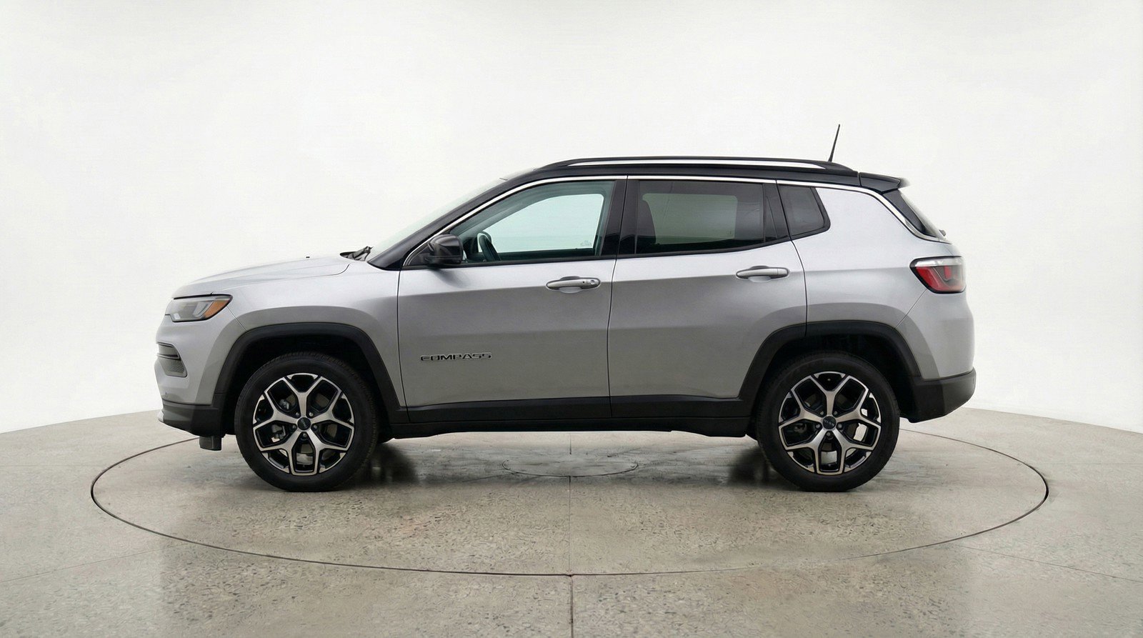 Used 2025 Jeep Compass Limited image 5