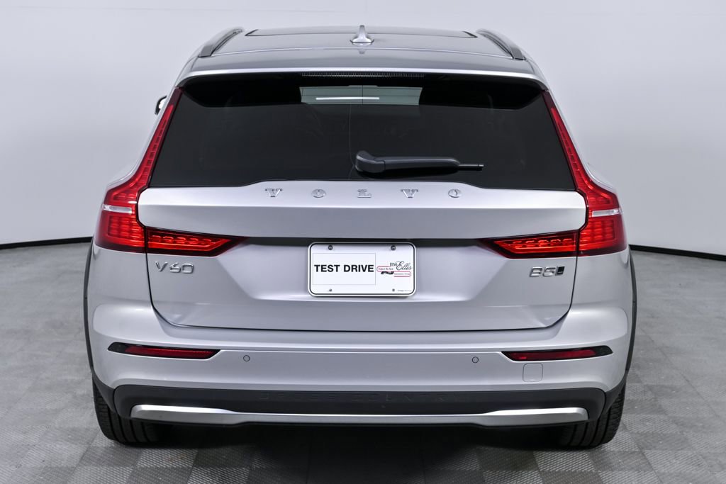 Certified 2025 Volvo V60 B5 Cross Country Plus image 30
