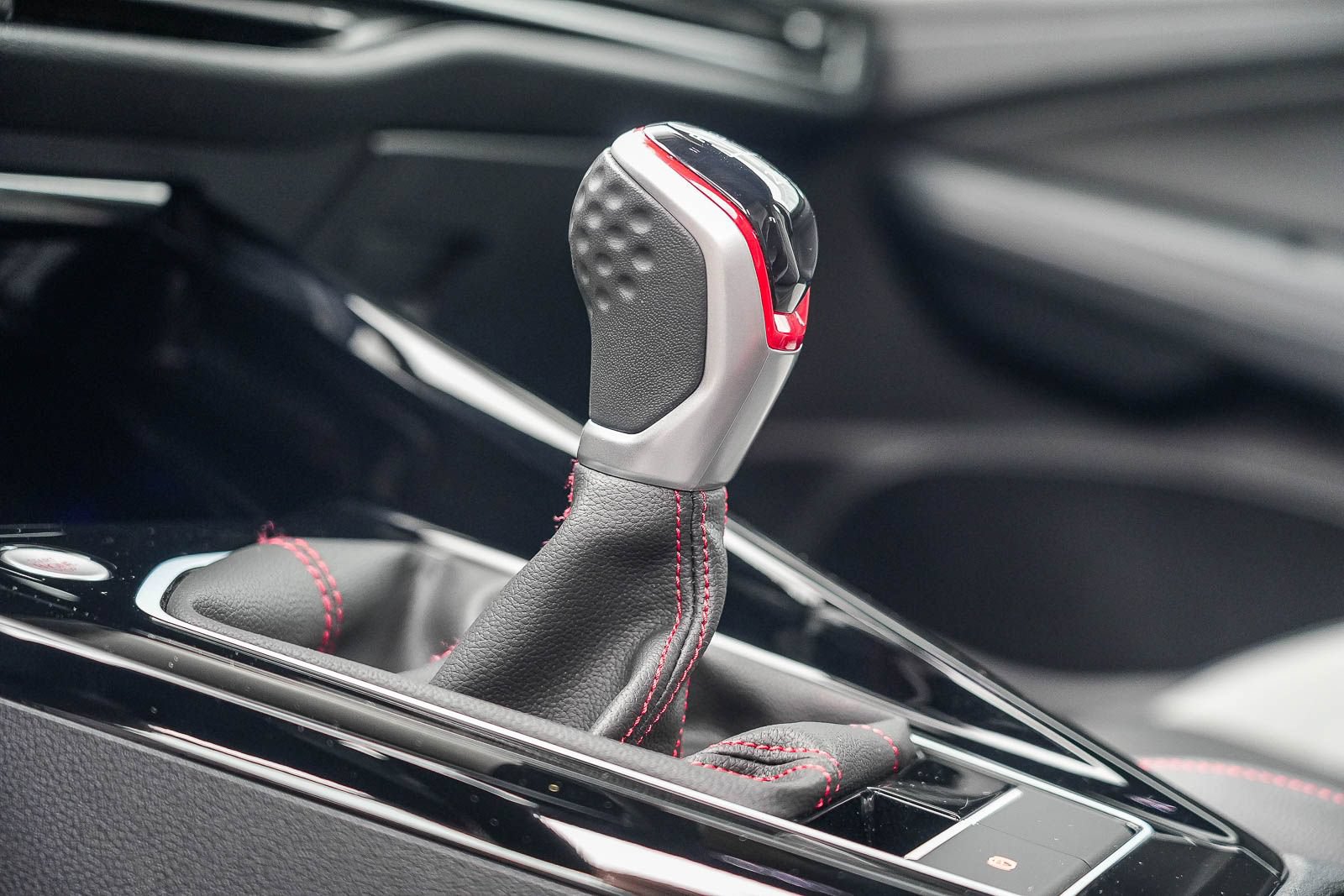 Certified 2024 Volkswagen GTI Autobahn FWD image 24