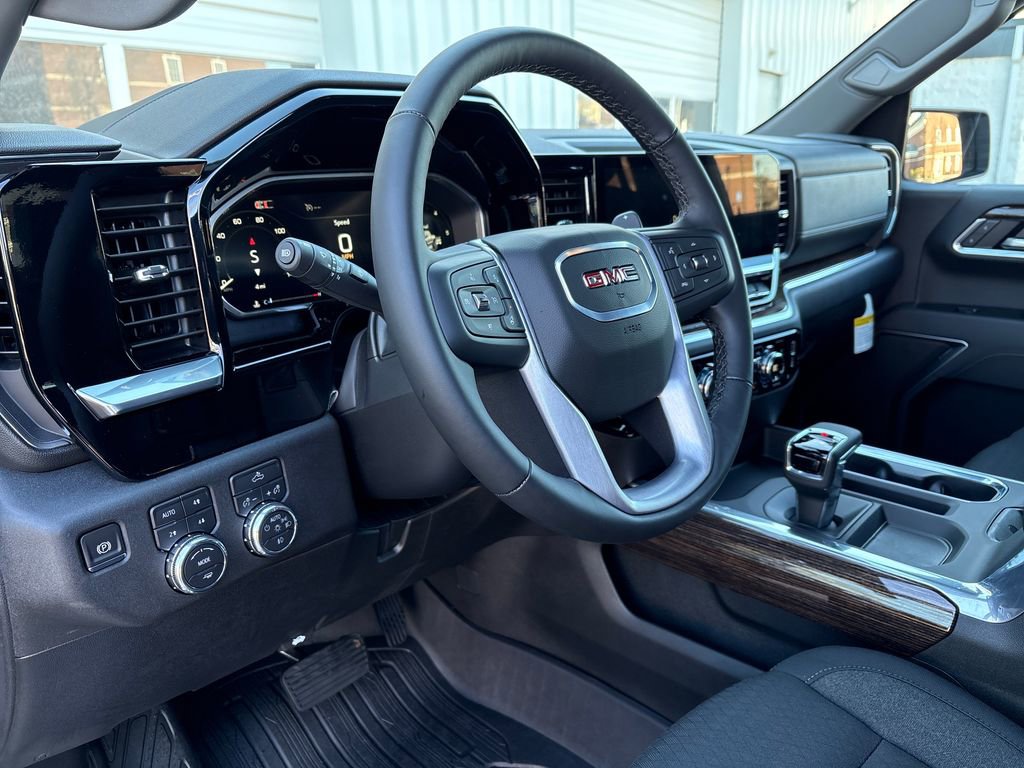New 2026 GMC Sierra 1500 Elevation w/ LPO, Elevation Black Package AWD/4WD image 14