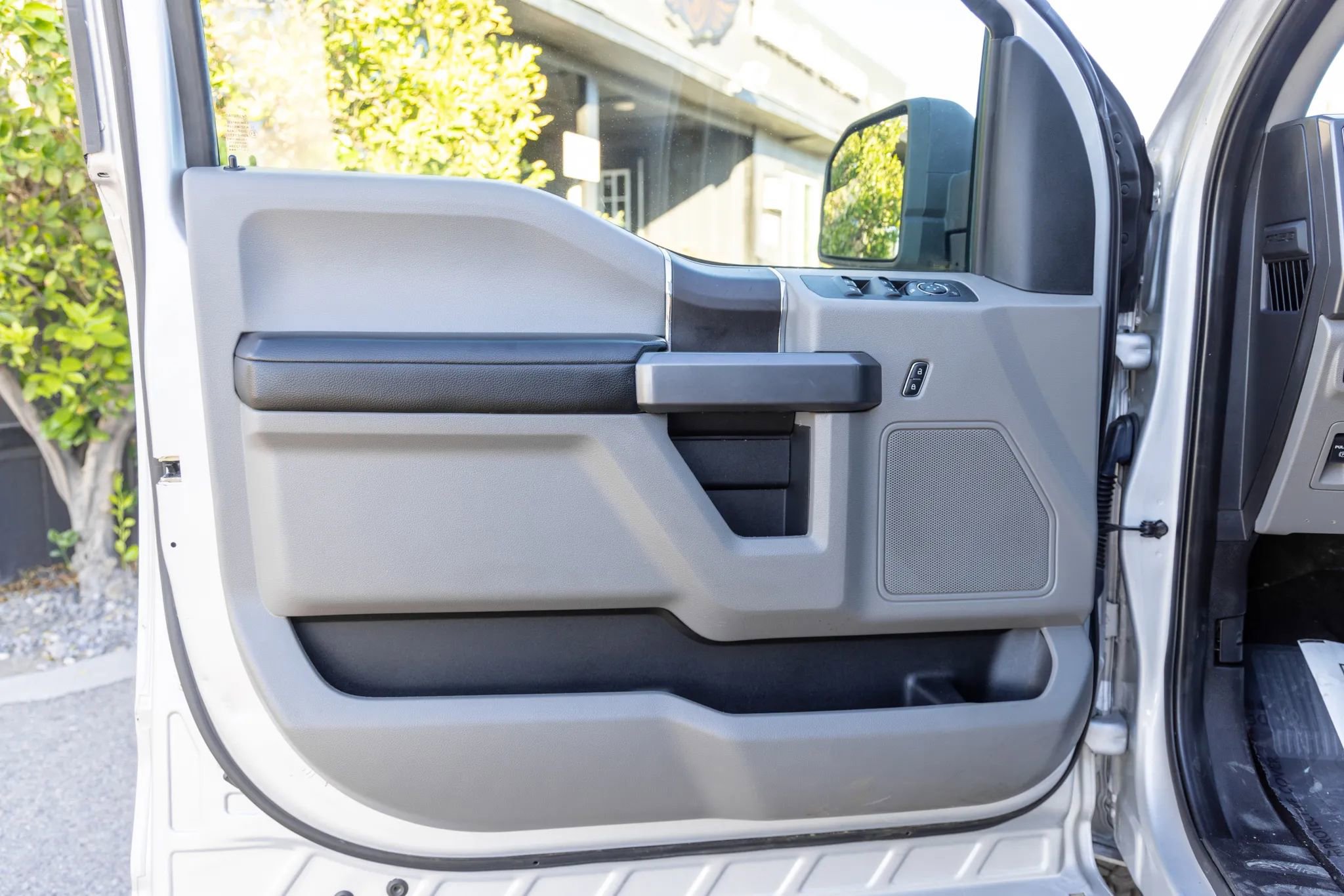 Used 2019 Ford F150 XLT w/ Equipment Group 301A Mid image 11