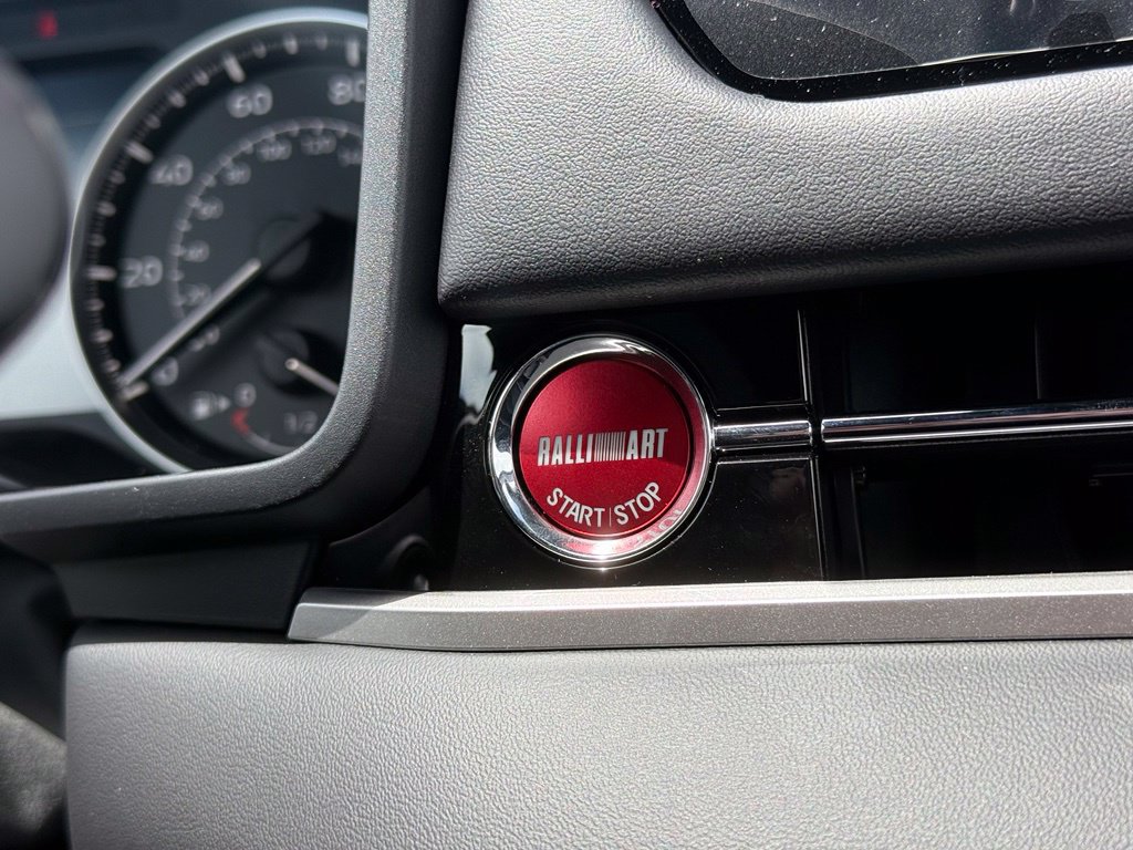 New 2026 Mitsubishi Outlander AWD image 10