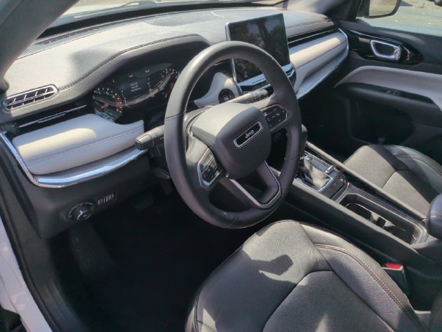 Used 2023 Jeep Compass Limited w/ Sun and Sound Group AWD/4WD image 13