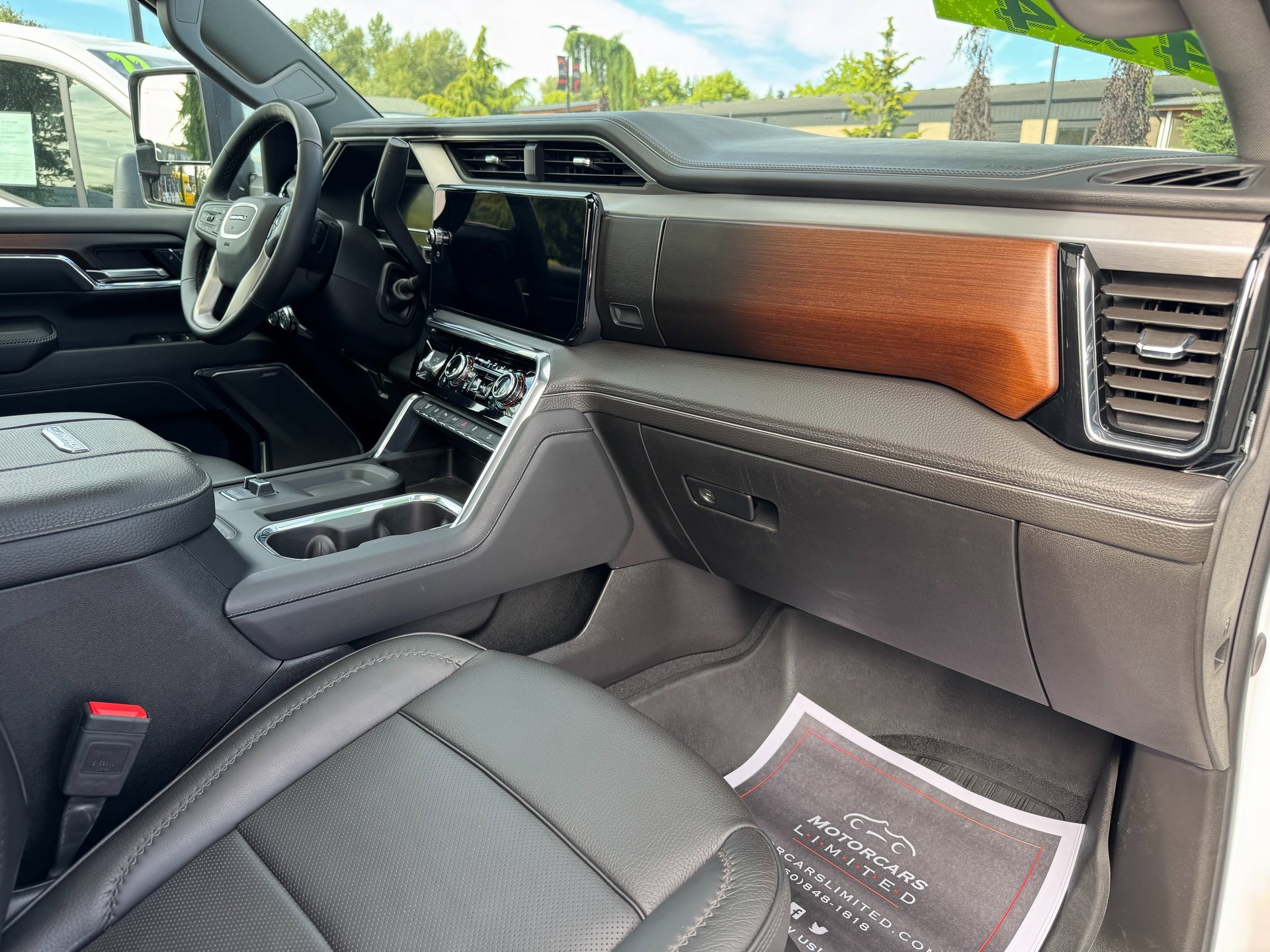 Used 2024 GMC Sierra 3500 Denali image 19