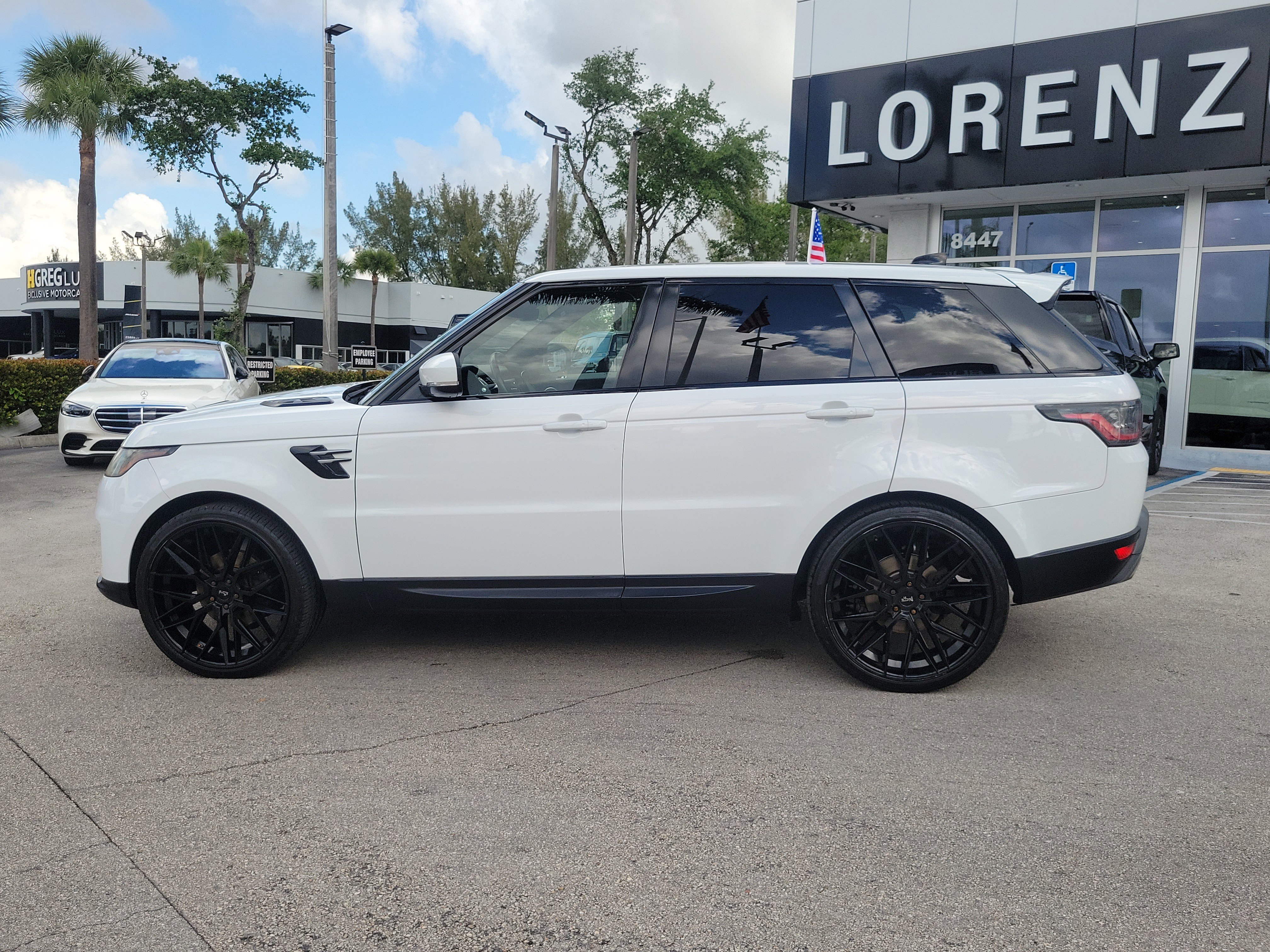 Used 2018 Land Rover Range Rover Sport SE AWD/4WD image 8