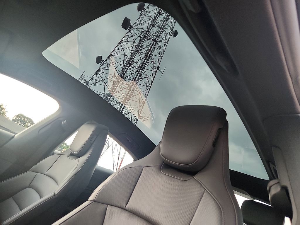 Certified 2025 Porsche Taycan image 12