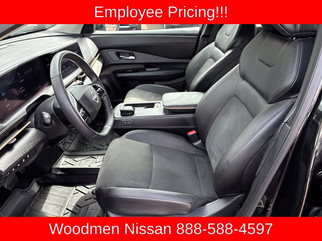 Used 2025 Nissan Ariya AWD image 13