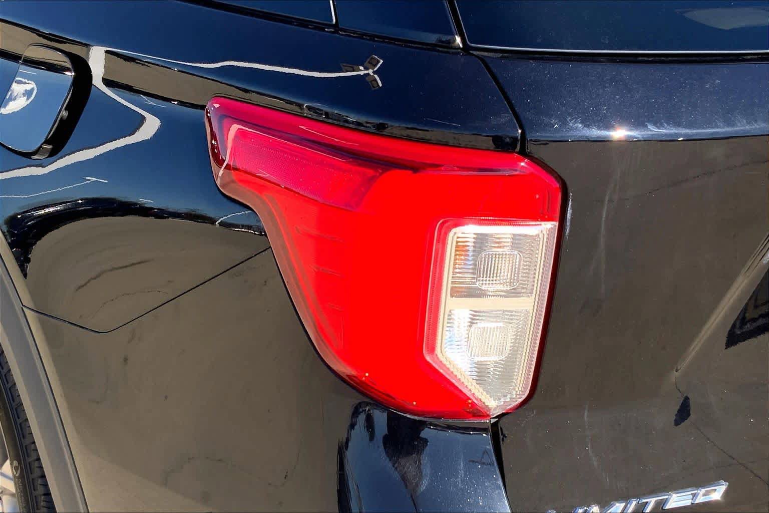 Used 2023 Ford Explorer Limited AWD/4WD image 46