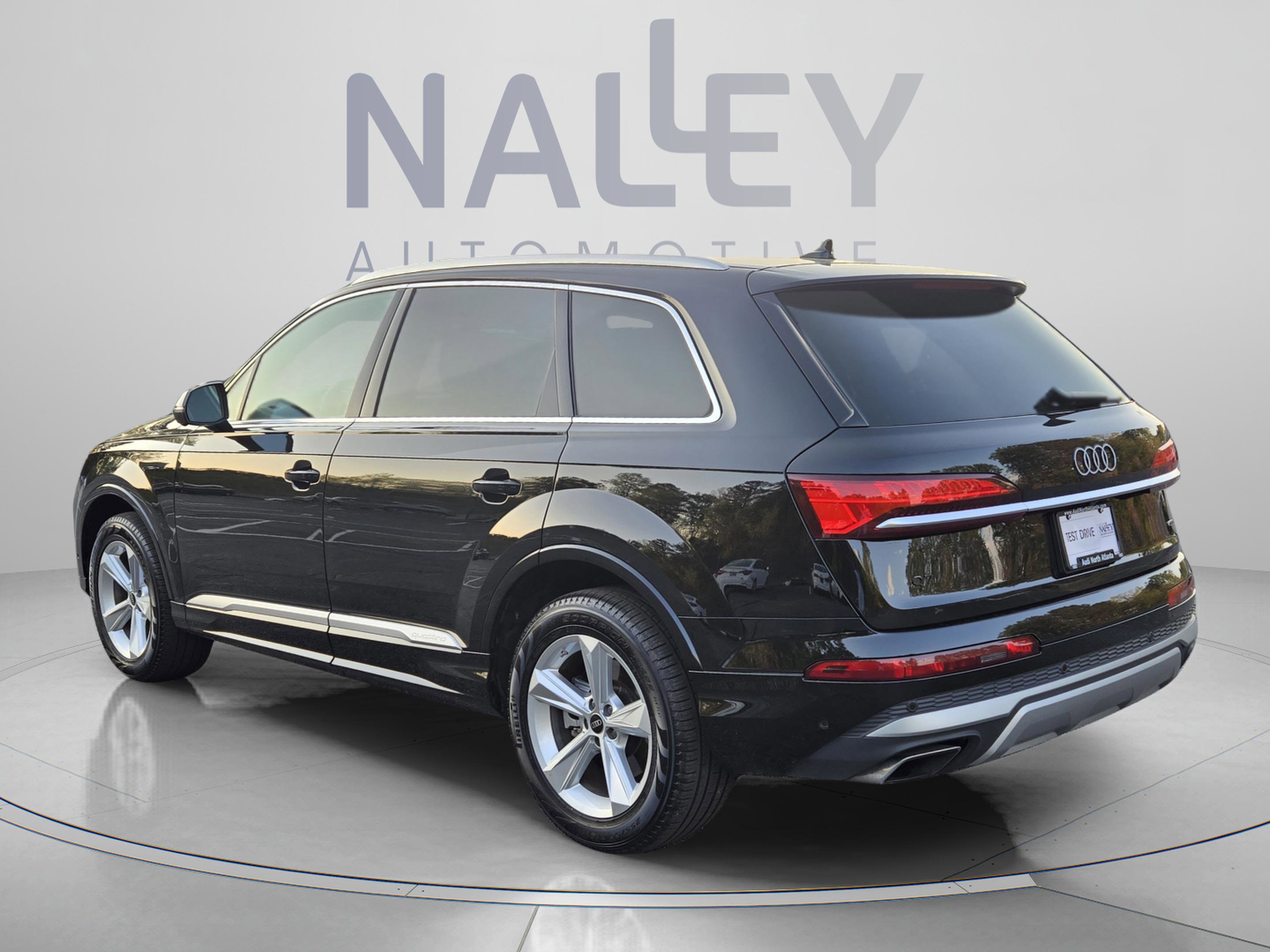 Used 2025 Audi Q7 3.0T Premium w/ Convenience Package image 3