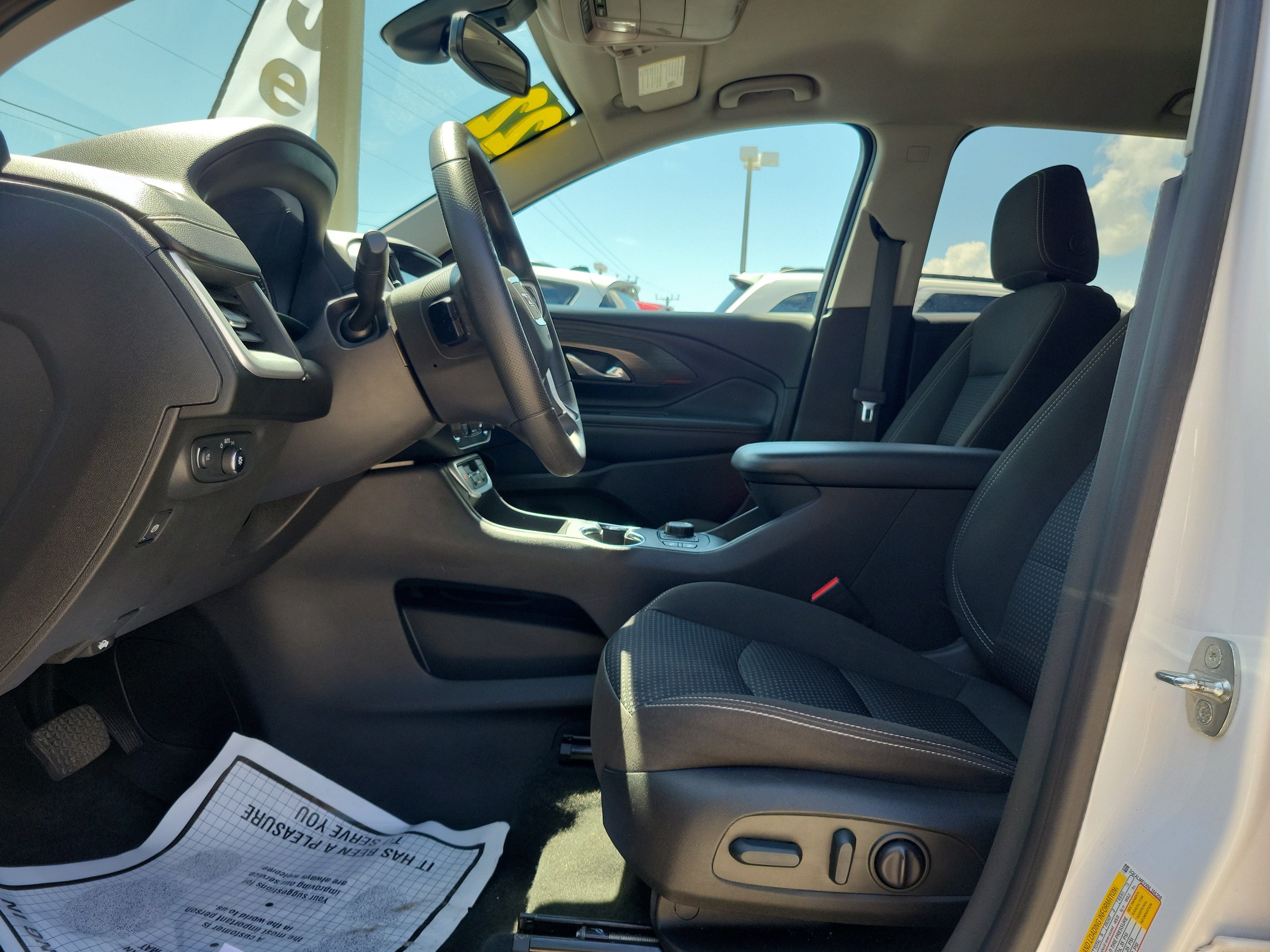 Used 2022 GMC Terrain SLE w/ Driver Convenience Package FWD image 11