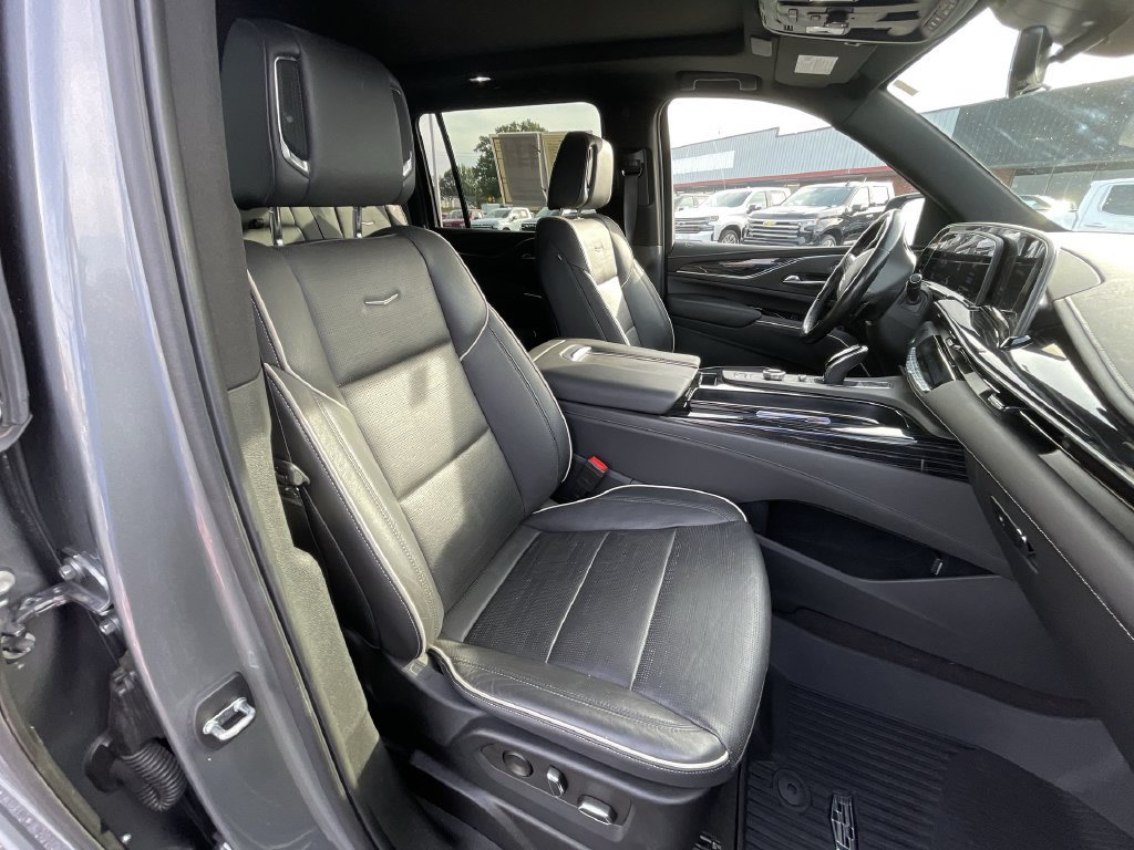 Used 2022 Cadillac Escalade ESV Sport w/ Touring Package AWD/4WD image 28