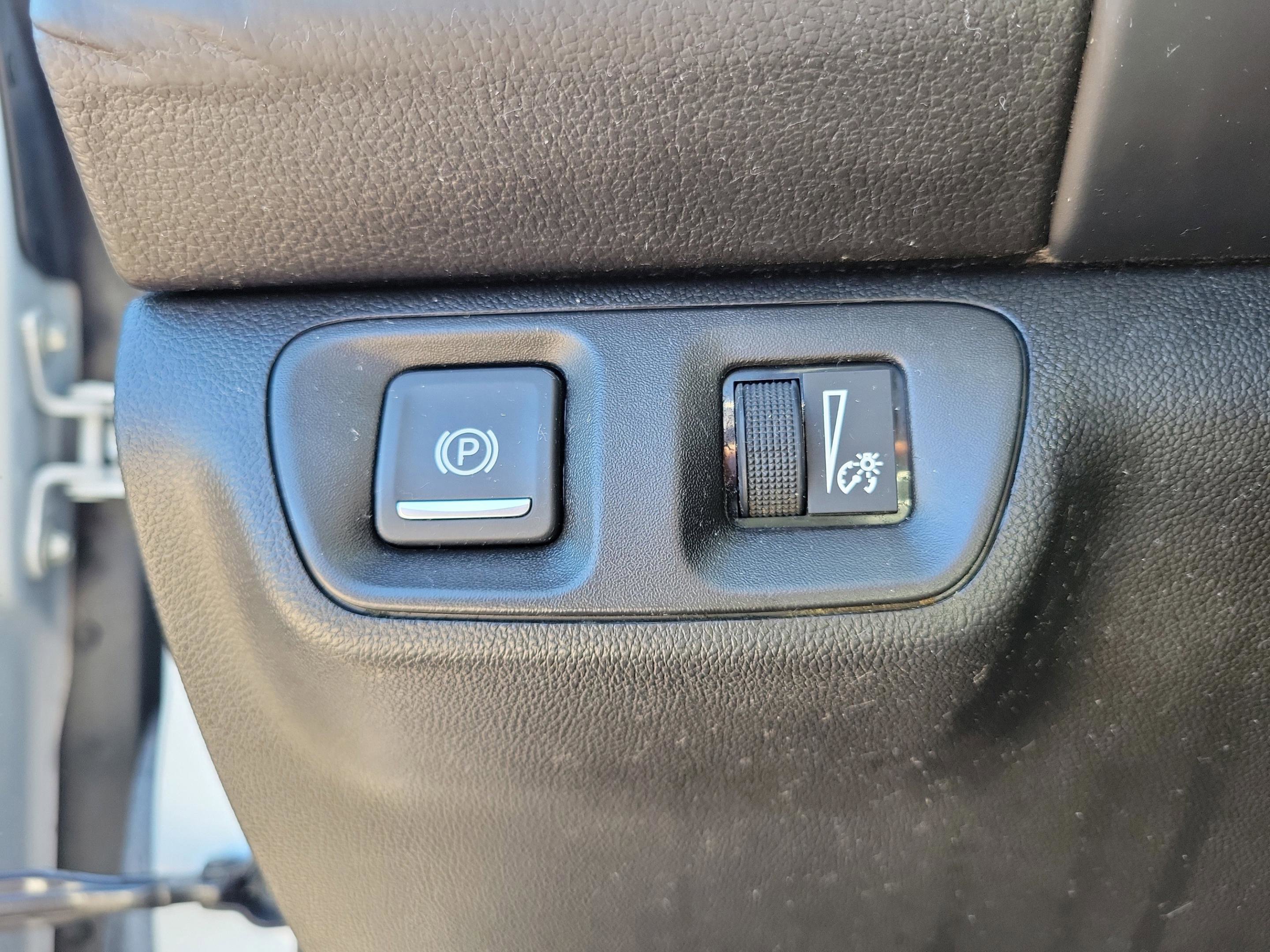 Used 2018 GMC Acadia Denali w/ Technology Package FWD image 24