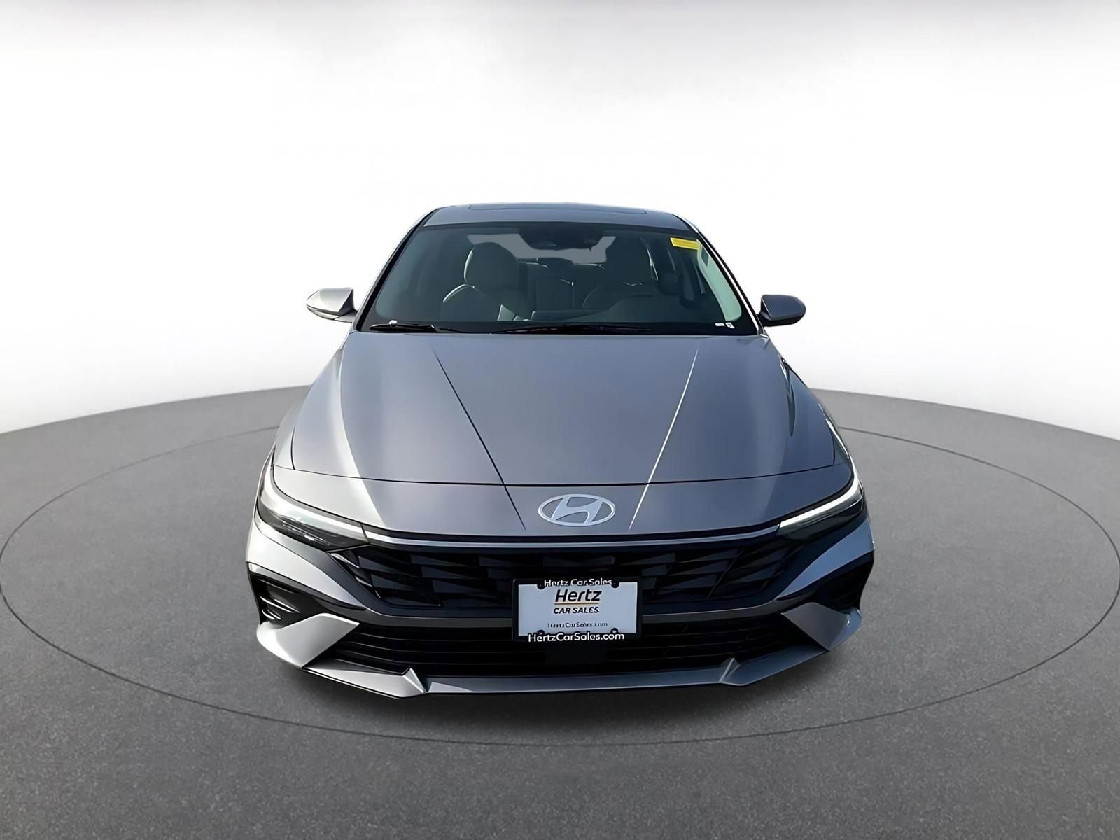 Used 2025 Hyundai Elantra Limited image 4