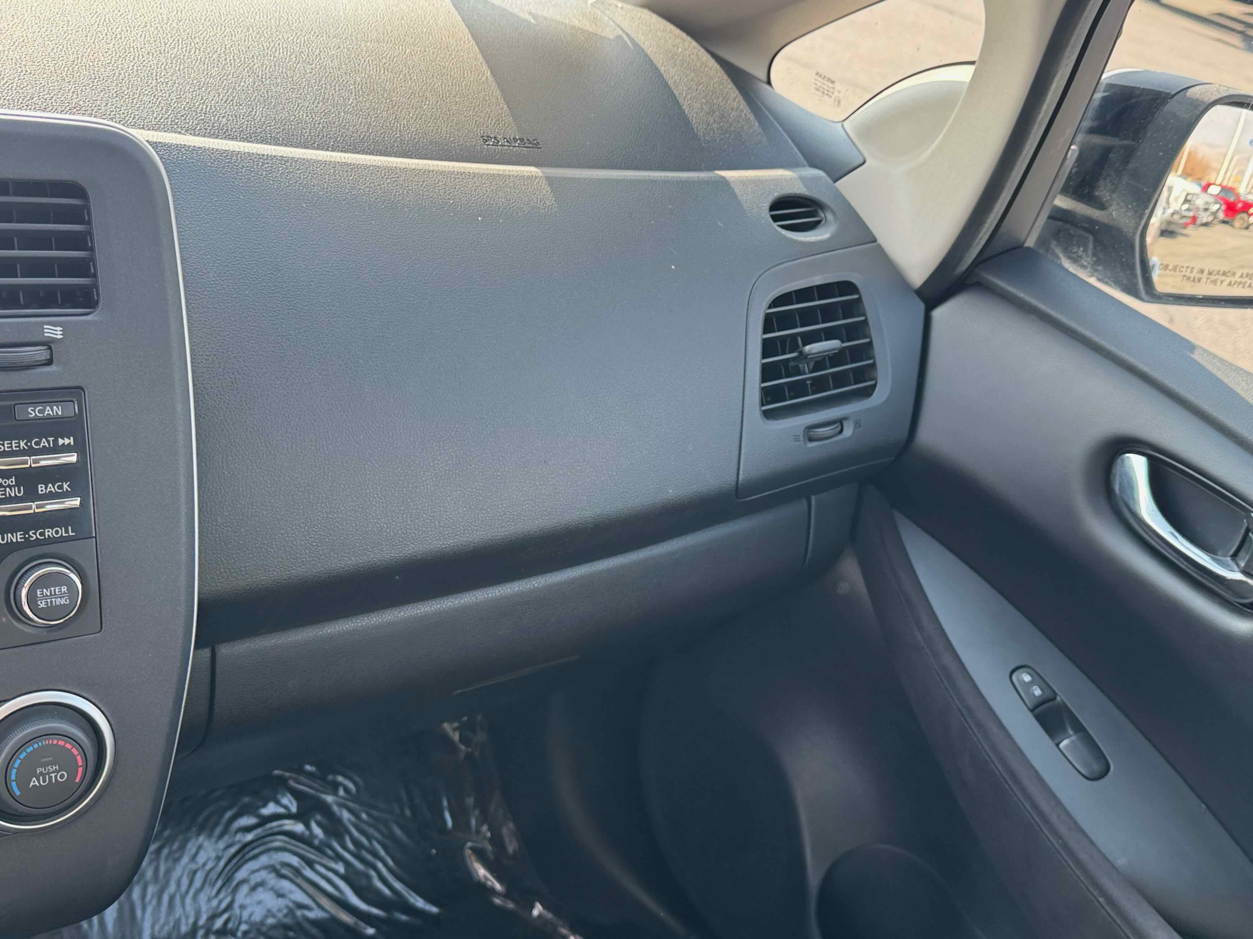 Used 2015 Nissan Leaf S w/ Charge Package image 22