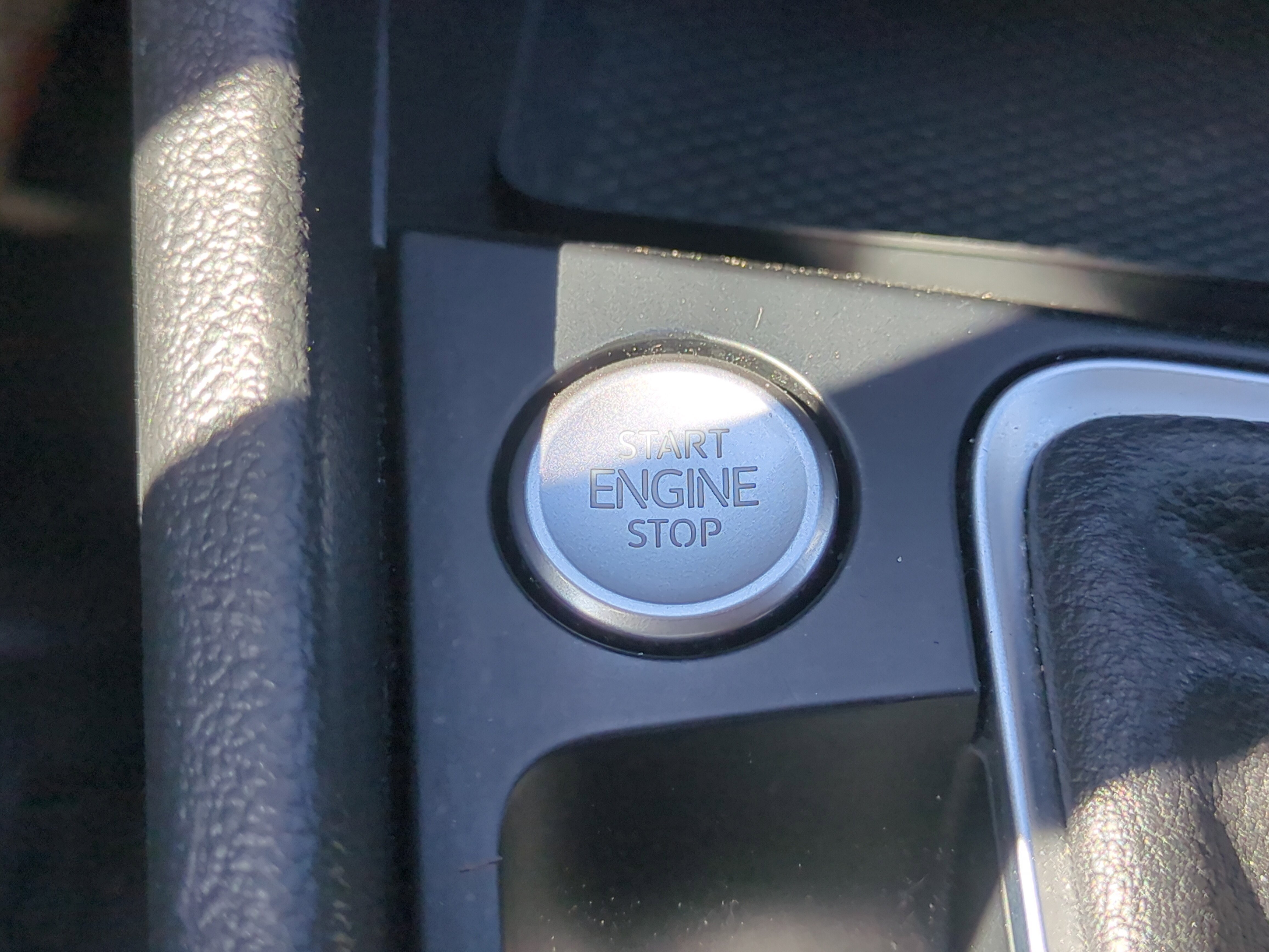 Used 2024 Volkswagen Jetta SE image 28