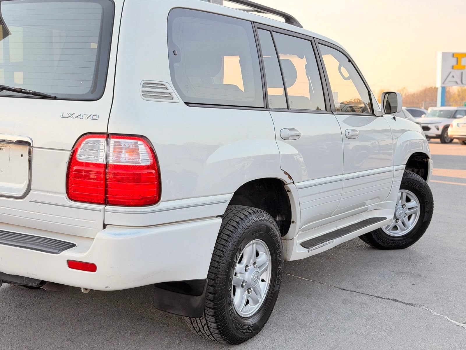 Used 1999 Lexus LX 470 4WD image 10