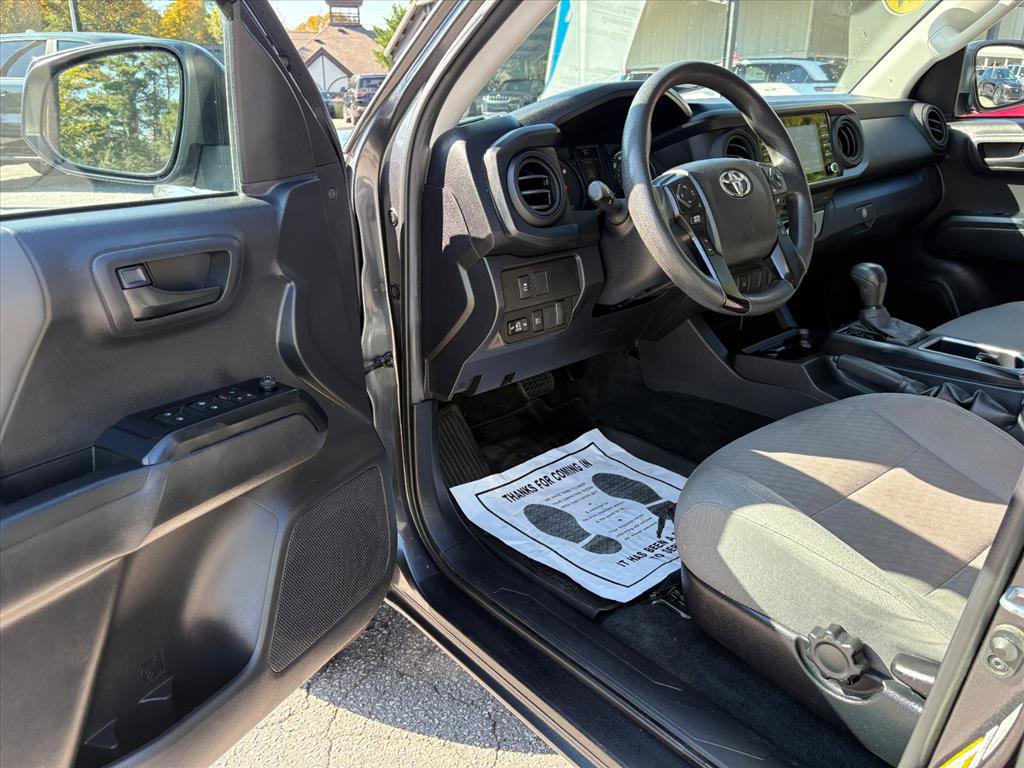 Used 2022 Toyota Tacoma SR AWD/4WD image 14