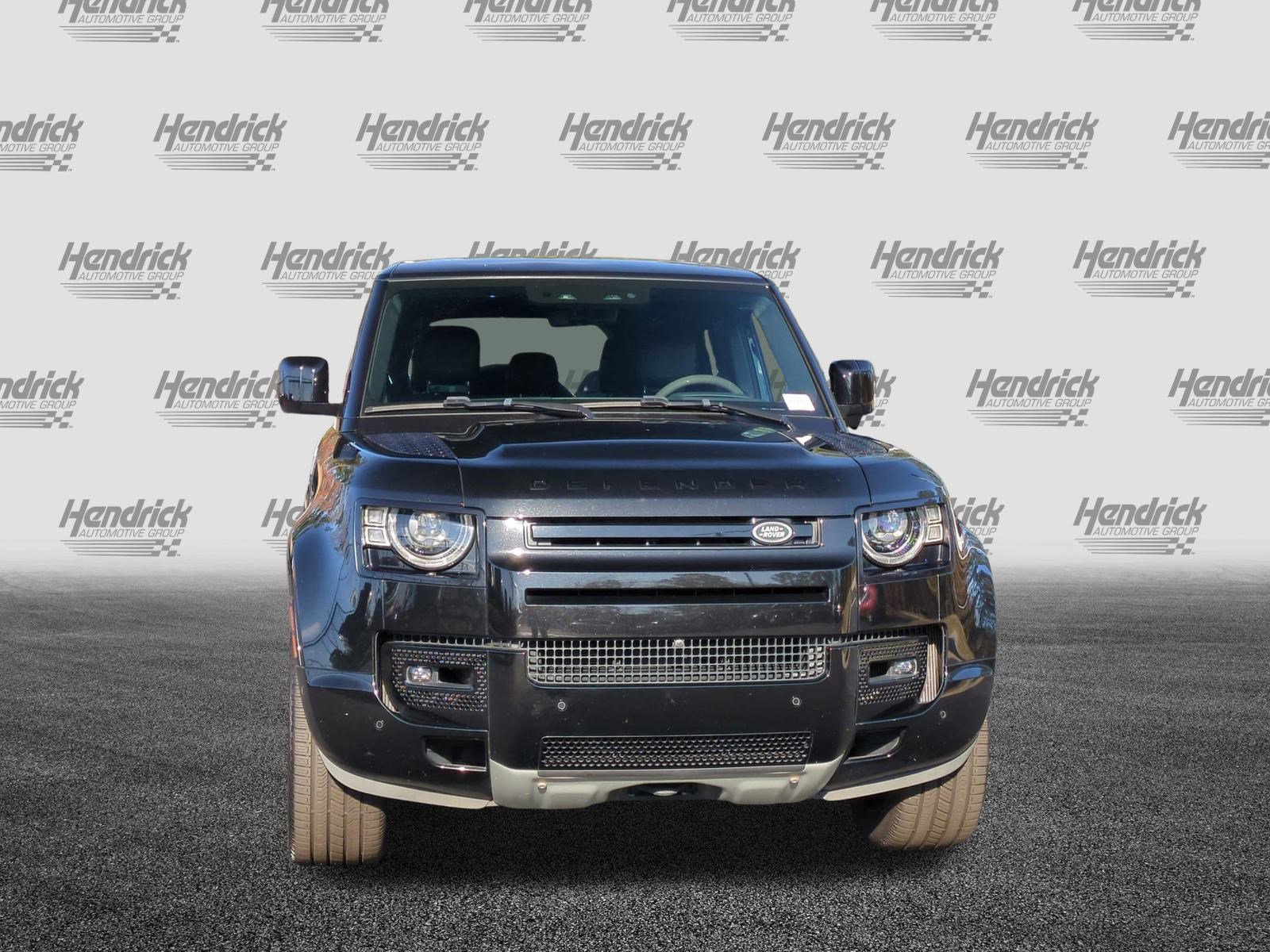 Used 2023 Land Rover Defender 110 V8 image 3