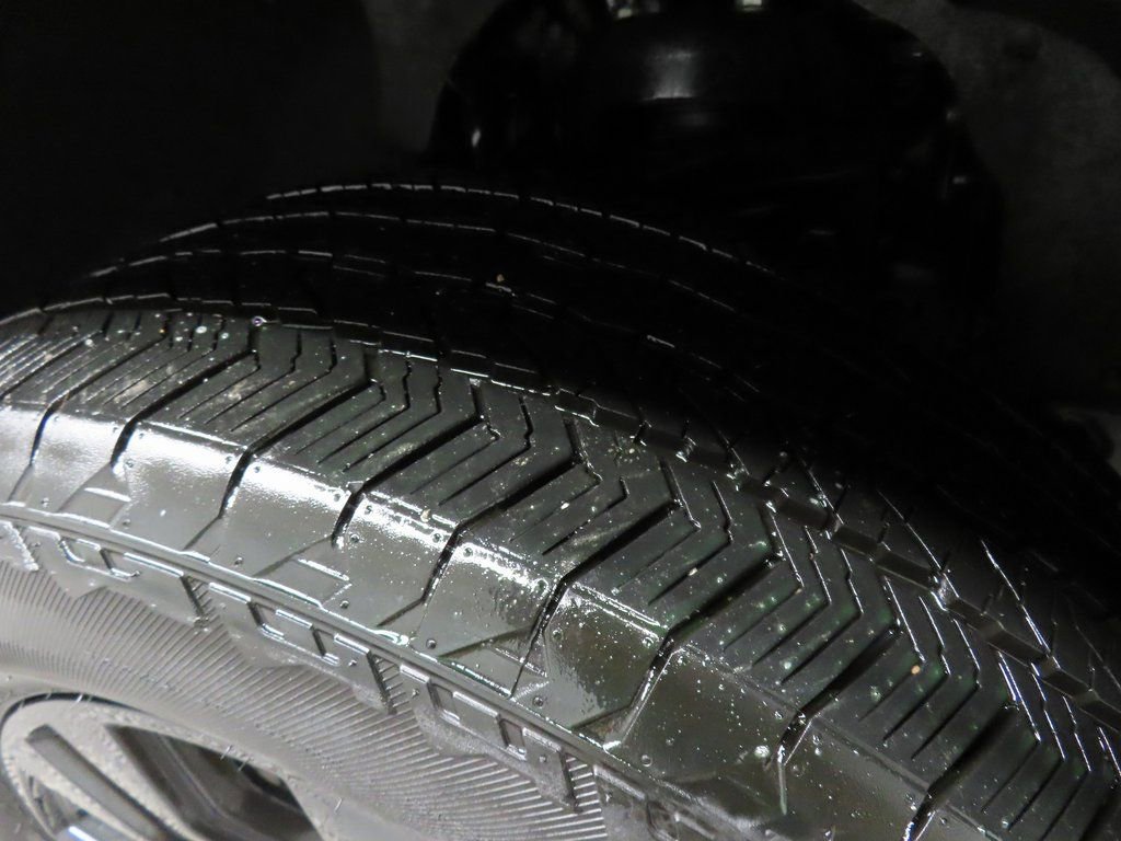 Used 2025 Ford F150 Lariat AWD/4WD image 7