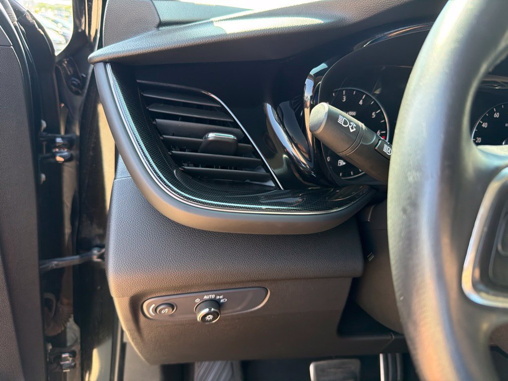 Used 2022 Buick Envision Preferred FWD image 27
