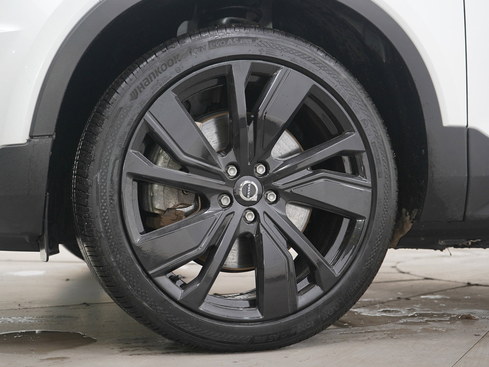 Used 2021 Volvo XC40 P8 Recharge w/ Advanced Package image 28