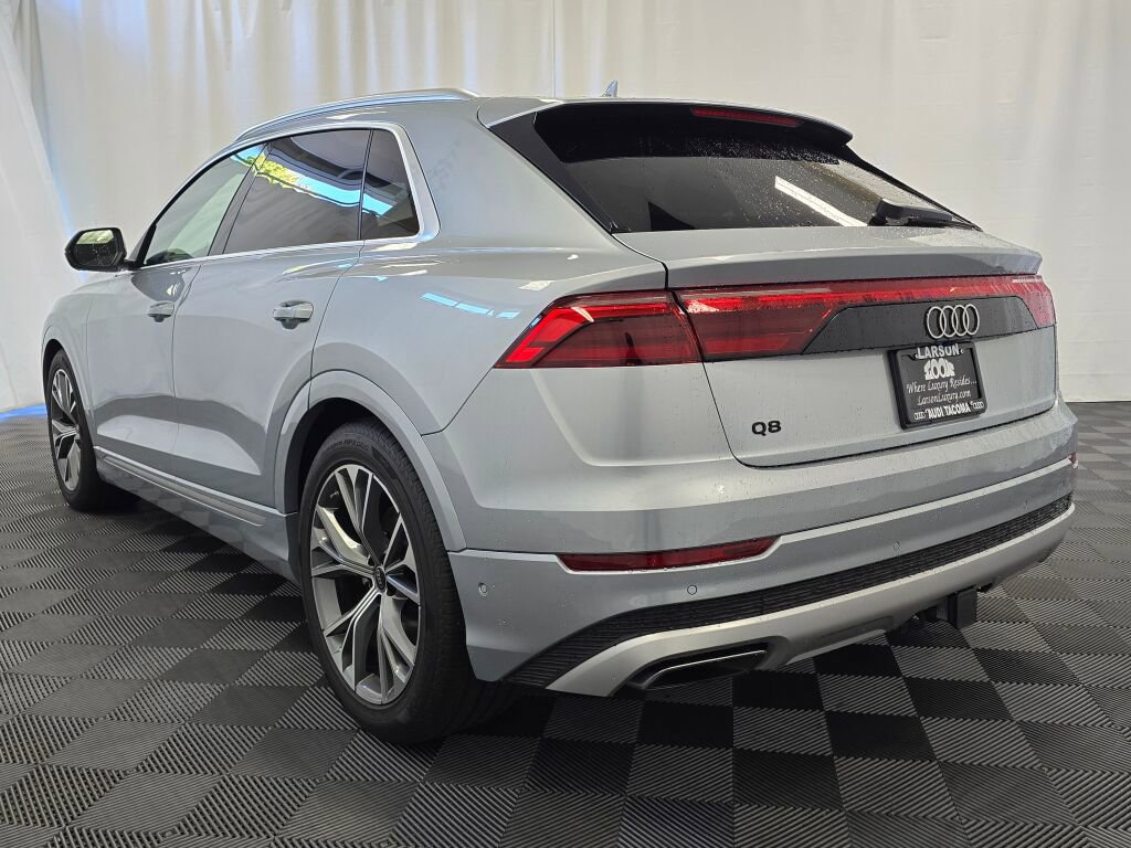 Used 2024 Audi Q8 Prestige w/ Prestige Package image 4