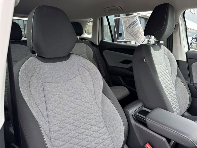 Used 2025 Volkswagen Tiguan S image 25