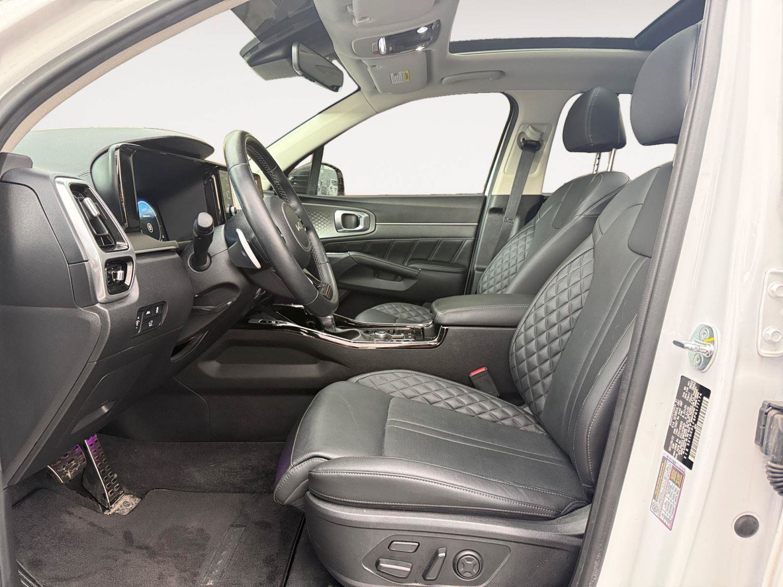 Used 2023 Kia Sorento AWD image 10