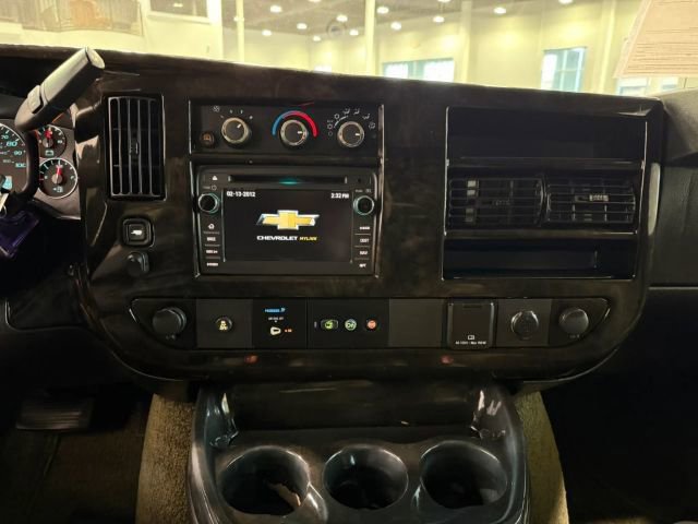 Used 2017 Chevrolet Express 2500 RWD image 18