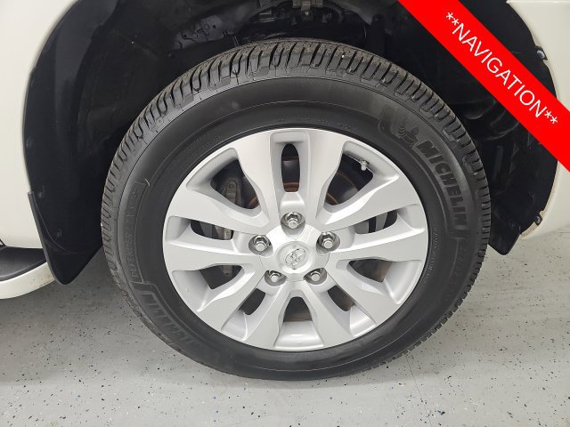 Used 2019 Toyota Sequoia Platinum AWD/4WD image 8
