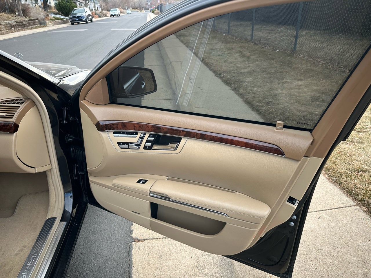 Used 2011 Mercedes-Benz S 550 4MATIC image 23