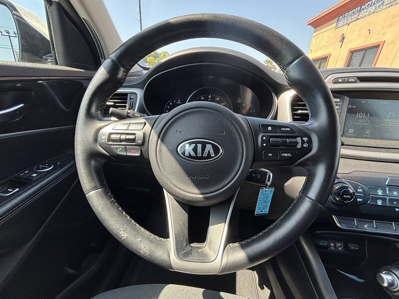 Used 2018 Kia Sorento FWD V6 w/ LX V6 Convenience Package image 38