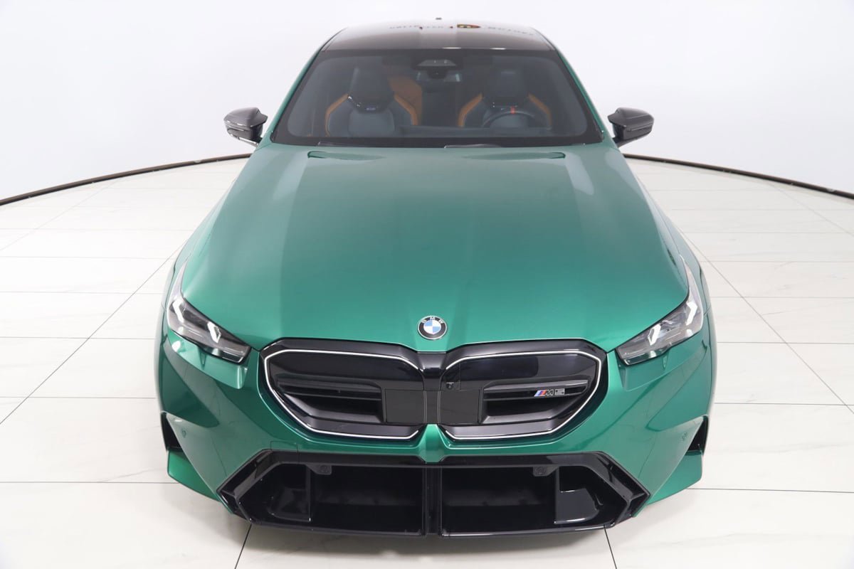 Used 2025 BMW M5 w/ Carbon Package image 83