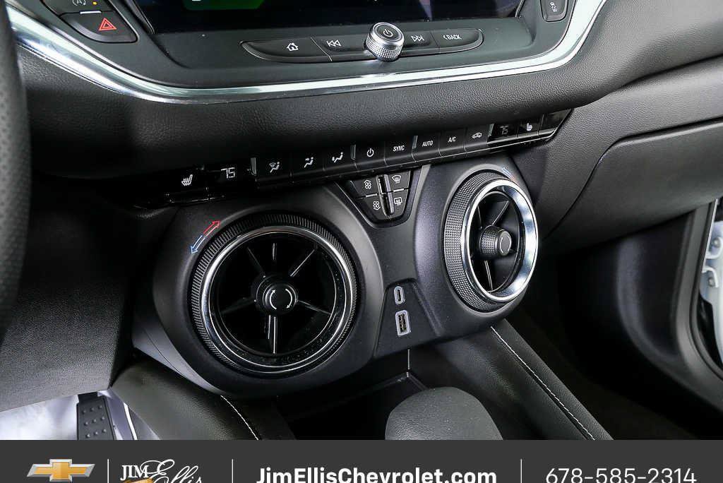 Certified 2025 Chevrolet Blazer LT FWD image 15