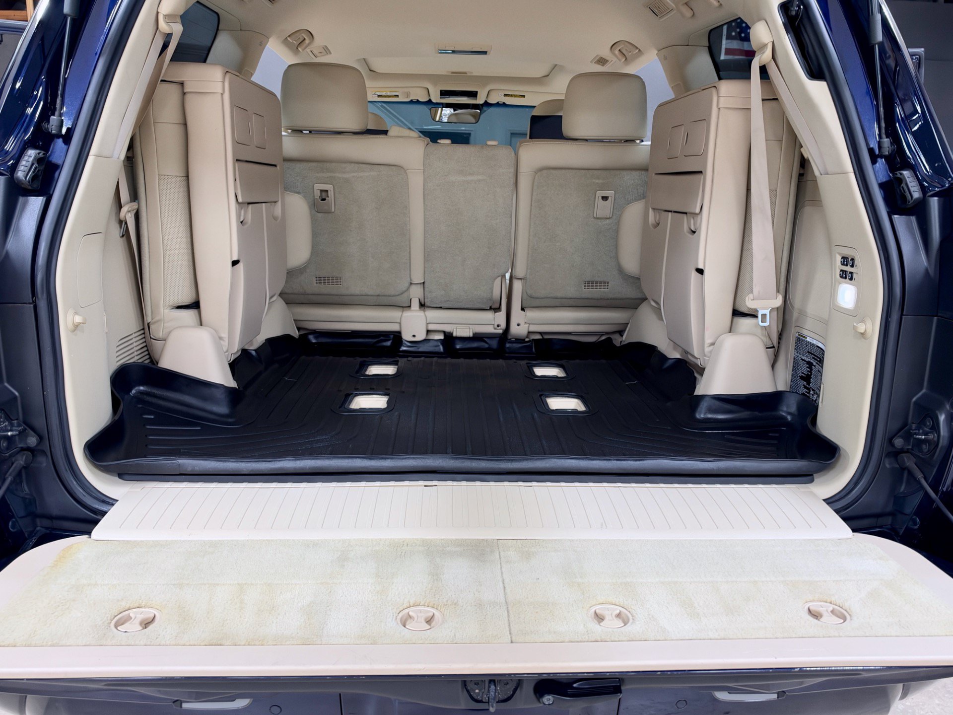 Used 2017 Lexus LX 570 4WD w/ Luxury Package image 26