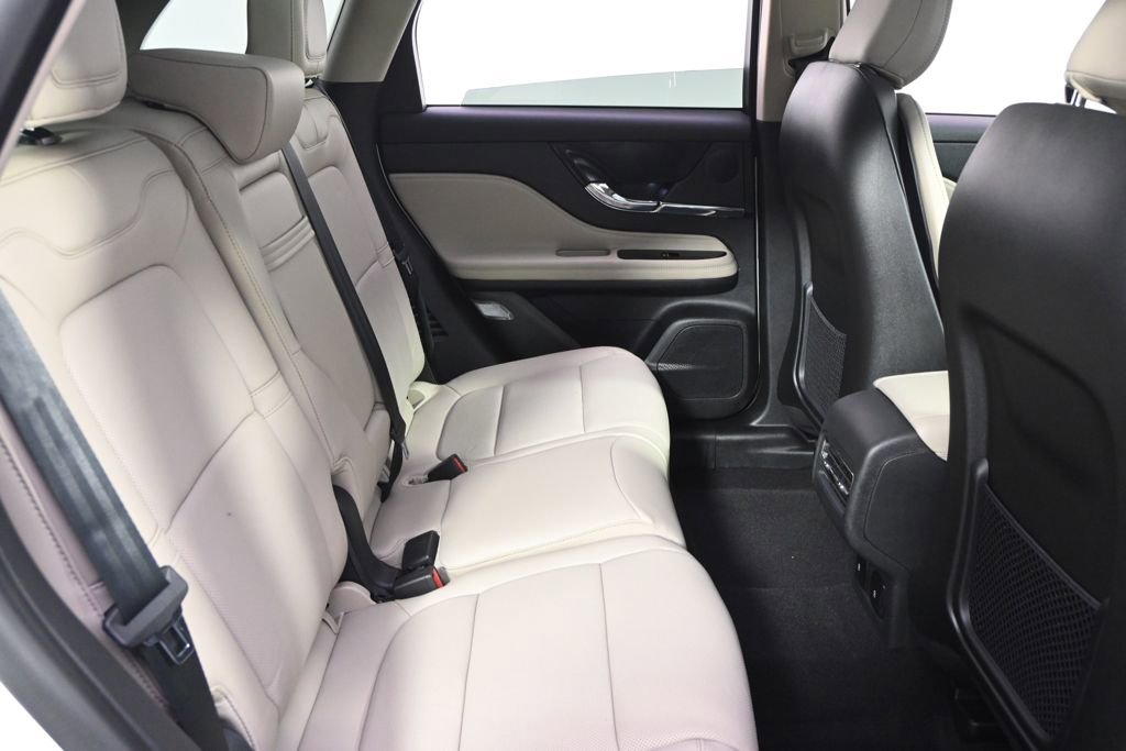 New 2026 Lincoln Corsair Reserve image 16