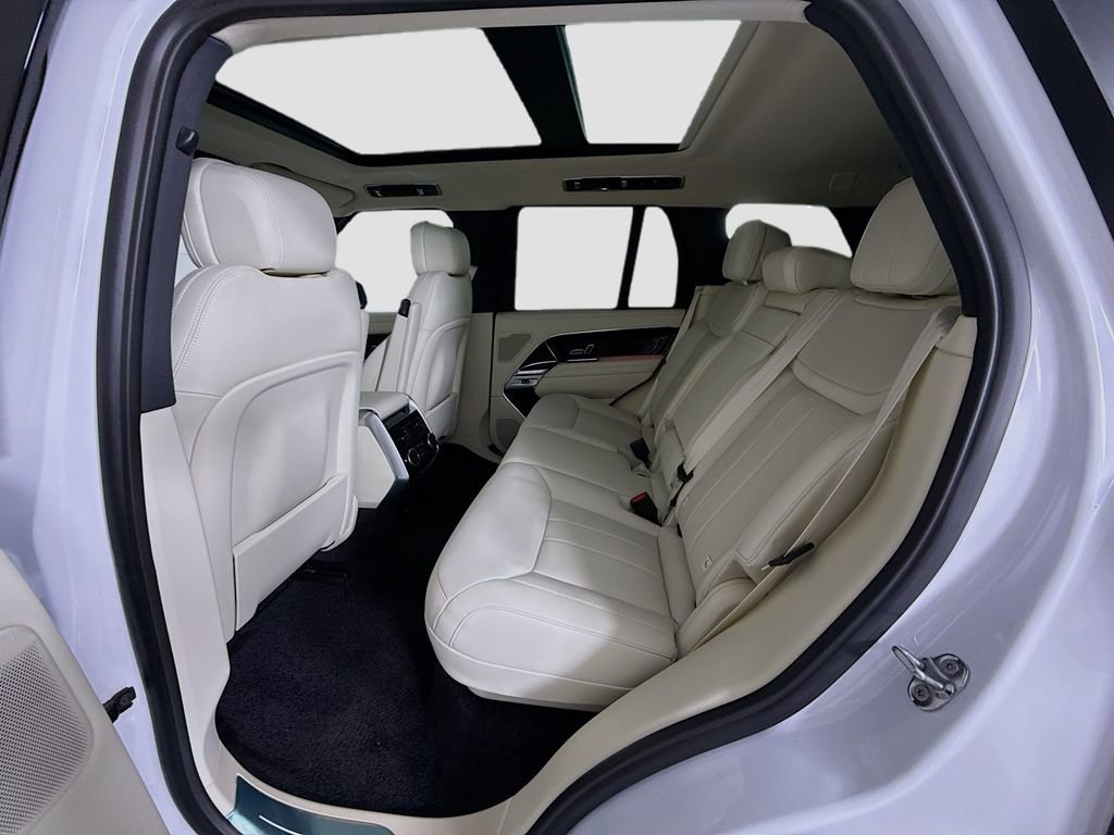 New 2026 Land Rover Range Rover SE image 23